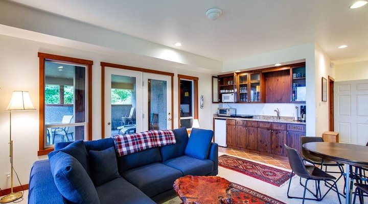Mt Baker Hwy Ensuite #15