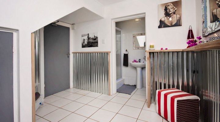 Retro Studio @ 302 On Old Sea-view Road Chelsea