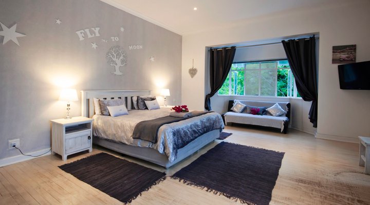 Moonlight Studio @ 302 On Old Sea-view Road Chelsea