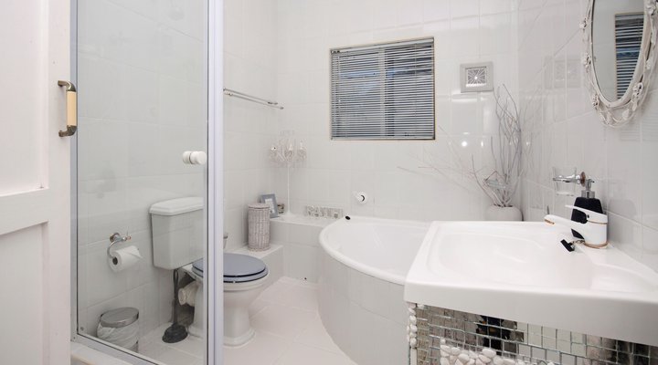 Moonlight Studio @ 302 On Old Sea-view Road Chelsea