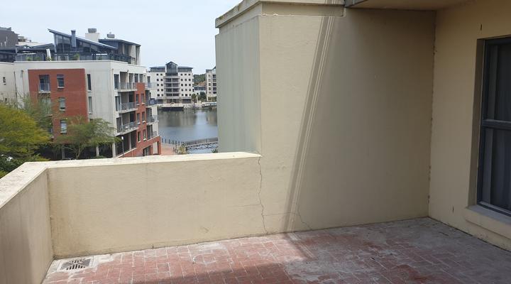 Tyger Waterfront Luxurious and Central