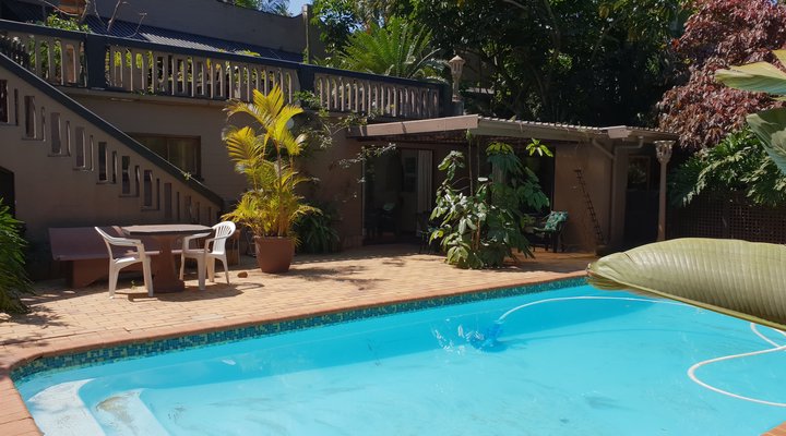 Pool Flat 800m to Beach