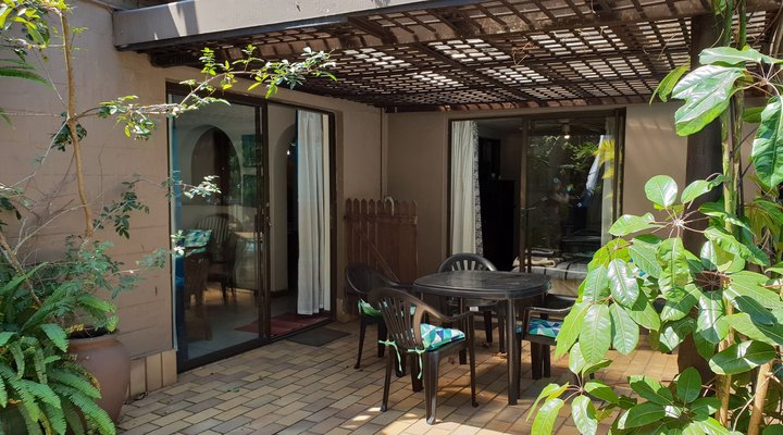 Pool Flat 800m to Beach