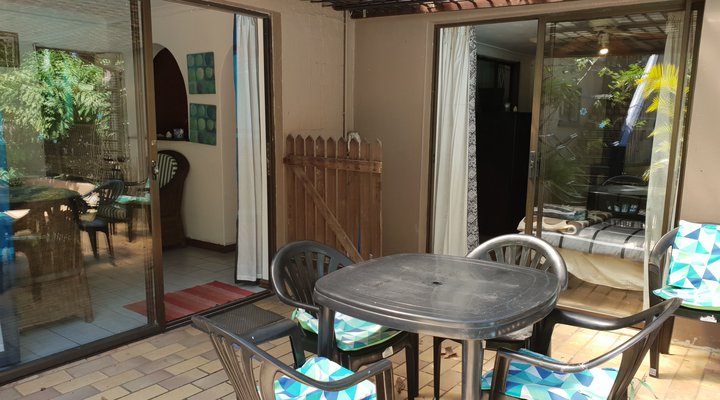 Pool Flat 800m to Beach