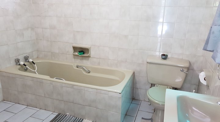 Pool Flat 800m to Beach