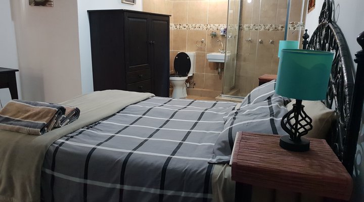 Pool Flat 800m to Beach