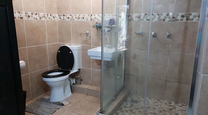 Pool Flat 800m to Beach