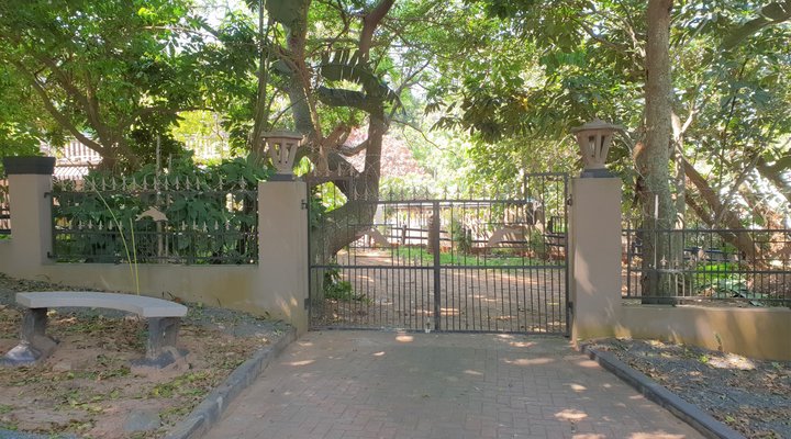 Pool Flat 800m to Beach