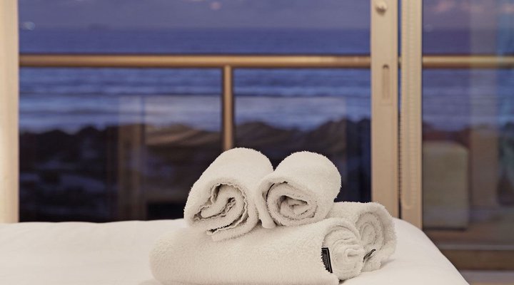 Kitesurf & Beachfront Haven by AirAgents 