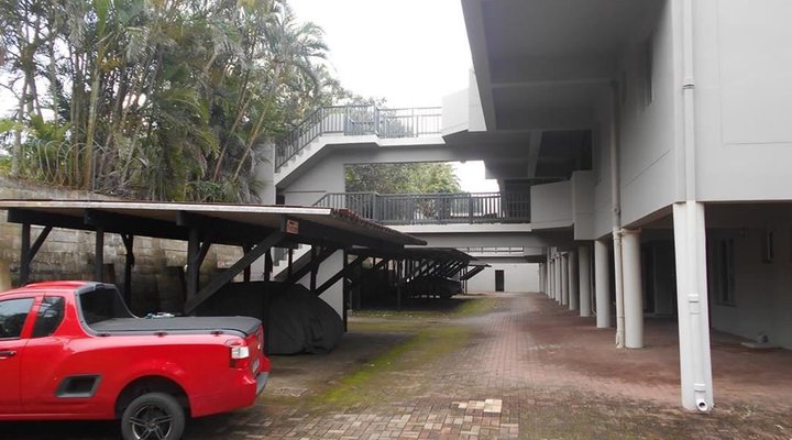 Club Cabana 15