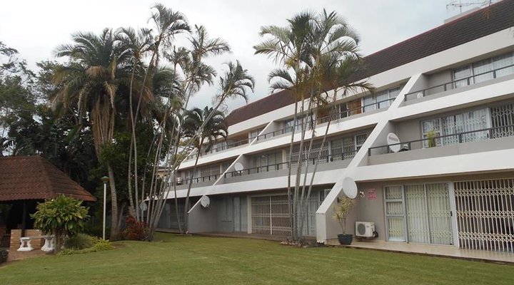 Club Cabana 15