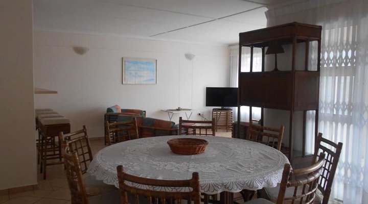 Club Cabana 15