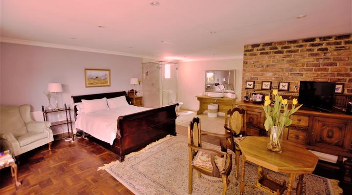 Under the Oak Bed and Breakfast