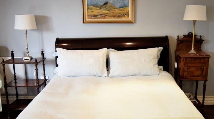 Under the Oak Bed and Breakfast