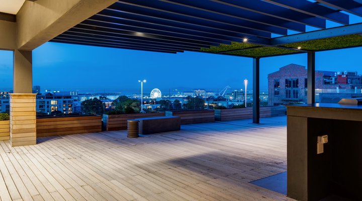 Waterfront Luxury Family Apartment