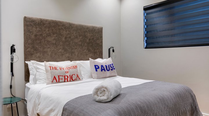 Waterfront Luxury Queen Apartment