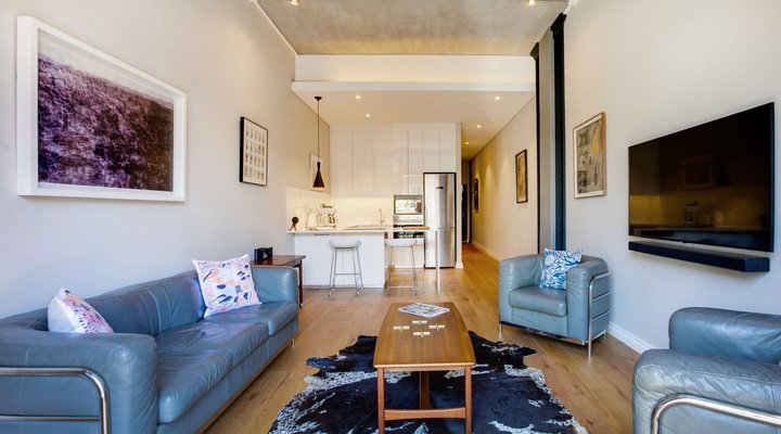Waterfront Luxury Queen Apartment
