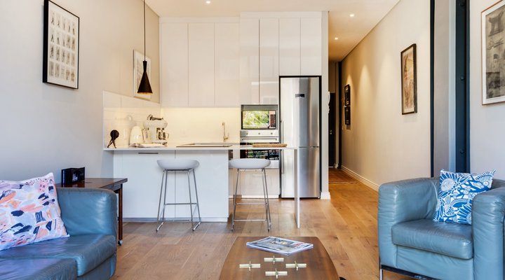 Waterfront Luxury Queen Apartment