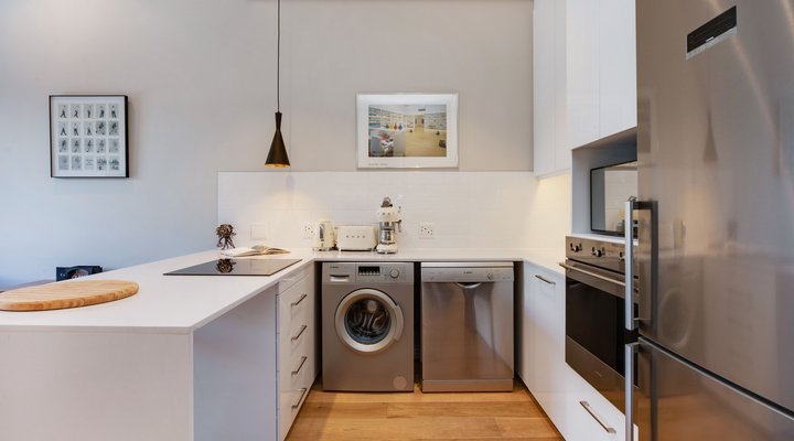 Waterfront Luxury Queen Apartment