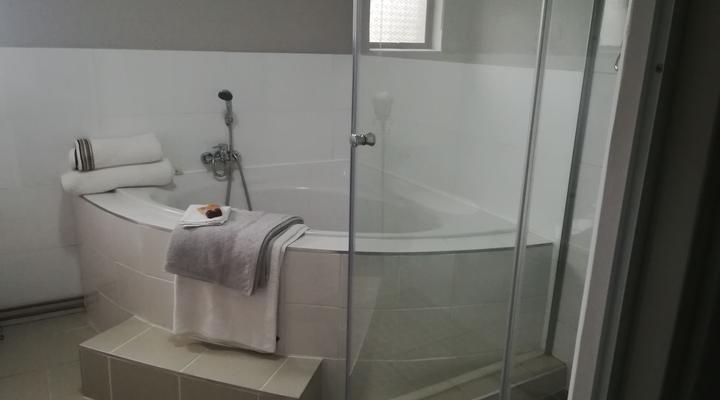 Erin Guest House & B&B