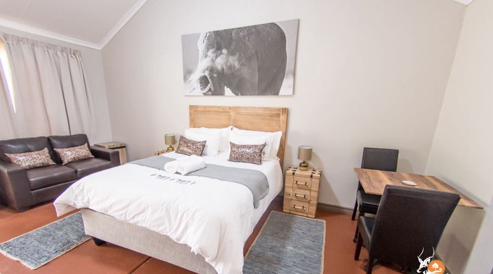 LeNgwenya Private Game Lodge
