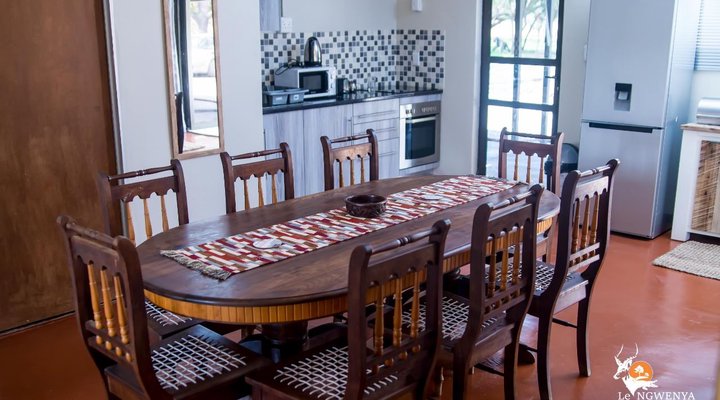 LeNgwenya Private Game Lodge