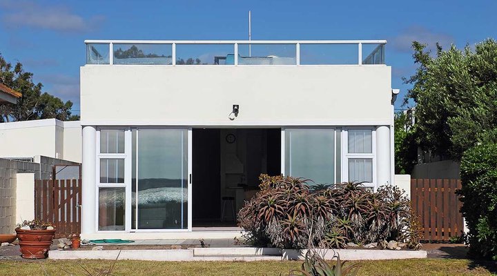 Lagoon House by AirAgents