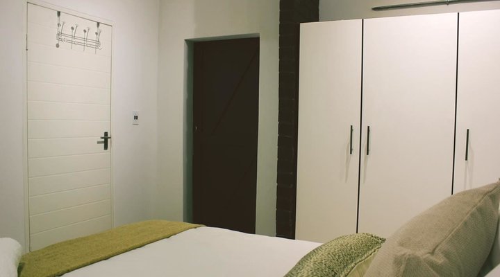 The Heriot Large Suit Apartment