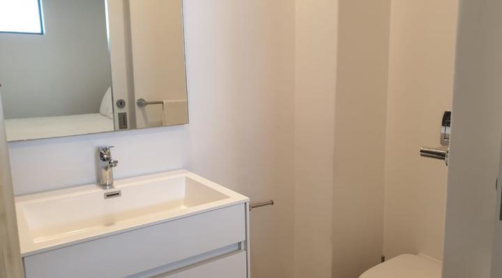 Exclusive Coral Point Apartment with sea view