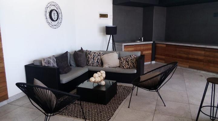 Exclusive Coral Point Apartment with sea view