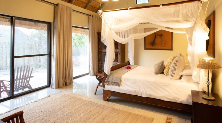 Kwenga Safari Lodge in Umhlametsi Private Reserve