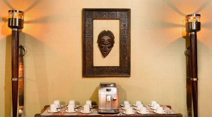 Kwenga Safari Lodge in Umhlametsi Private Reserve