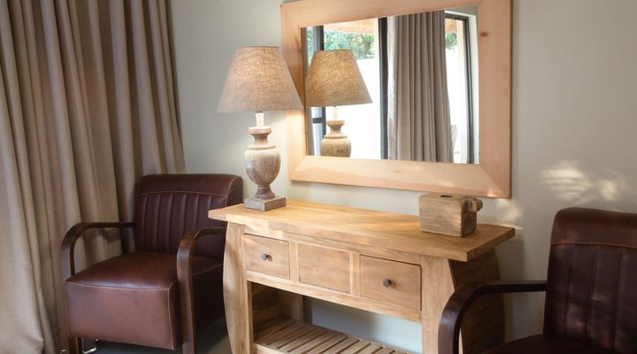 Kwenga Safari Lodge in Umhlametsi Private Reserve