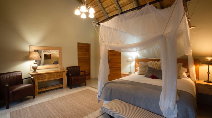 Kwenga Safari Lodge in Umhlametsi Private Reserve