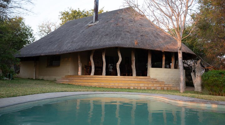 Kwenga Safari Lodge in Umhlametsi Private Reserve