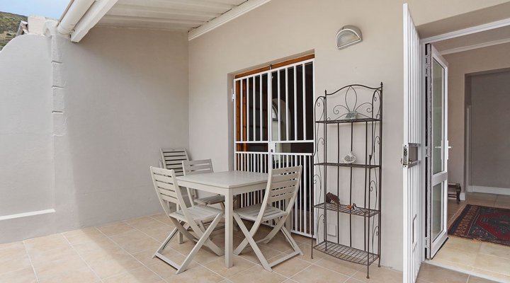 Sweet Sea Point Sanctuary by AirAgents