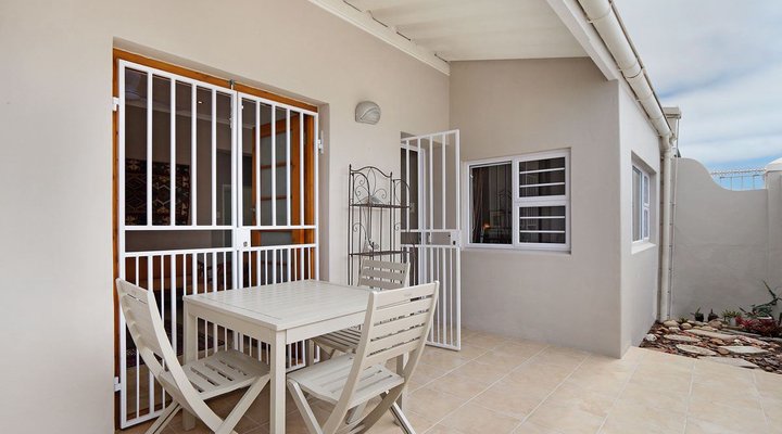 Sweet Sea Point Sanctuary by AirAgents