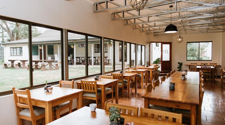 B's Guest House & Bar