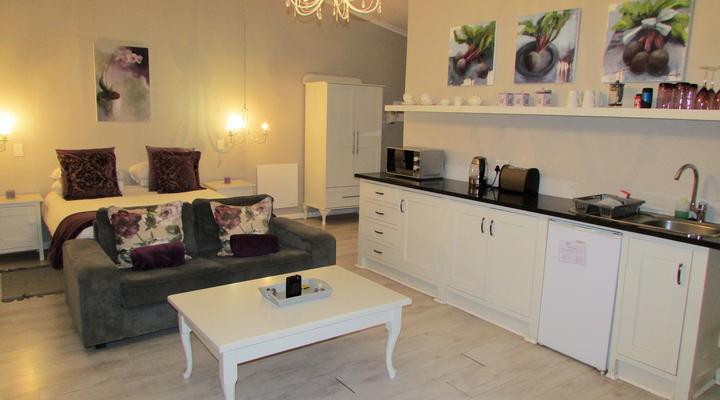 By The Way Guesthouse Too