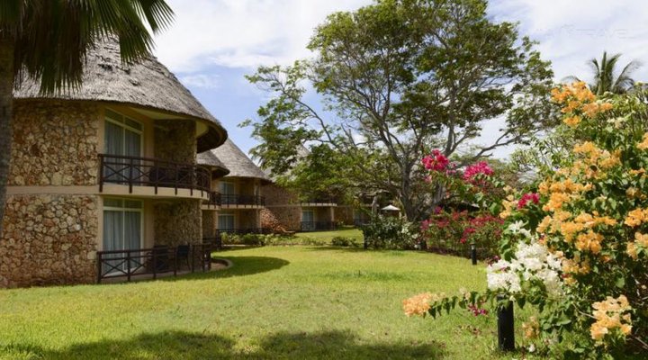 Ledger Plaza Bahari Beach Hotel