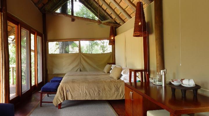 Rhino Post Safari Lodge - Rhino Walking Safaris