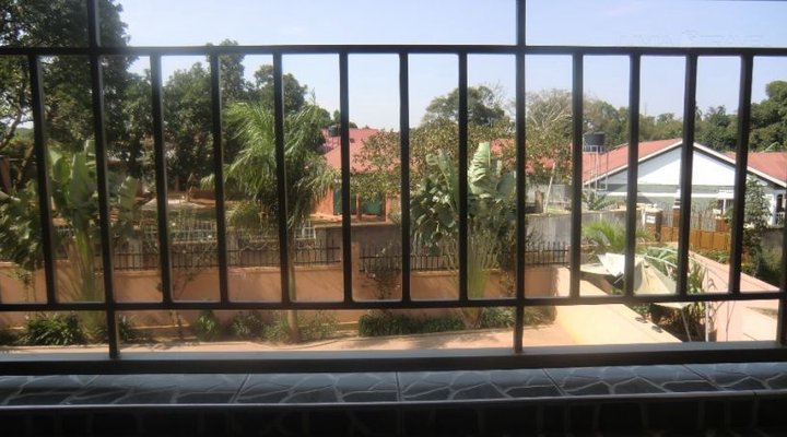 Crystal Valley Hotel