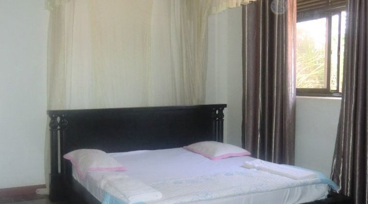 Crystal Valley Hotel