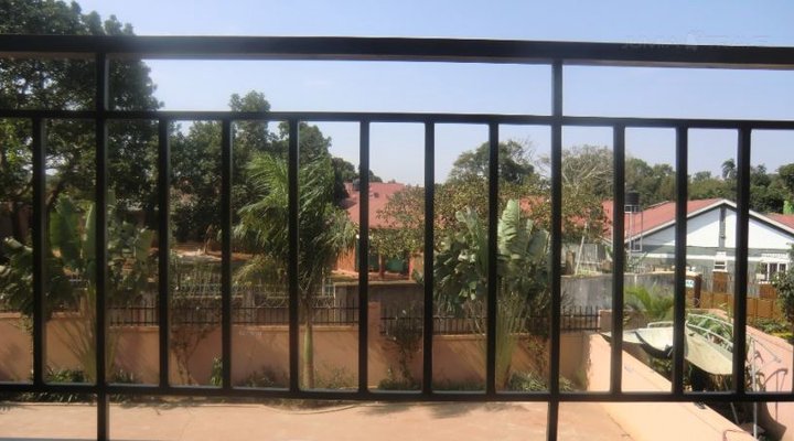 Crystal Valley Hotel