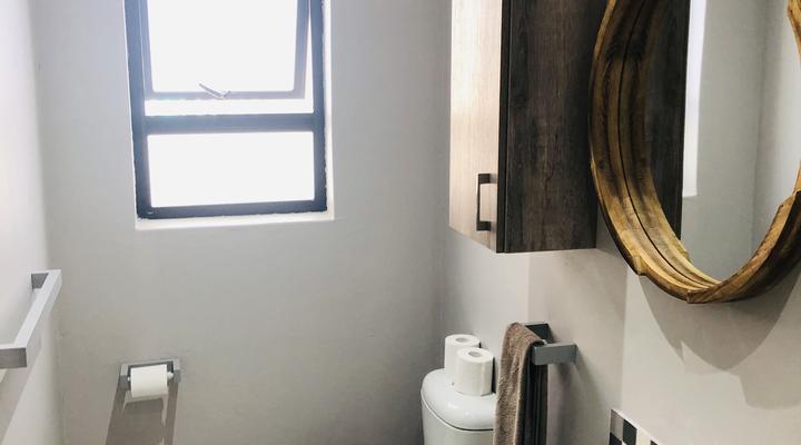 De Grendel Red & Yellow Suite