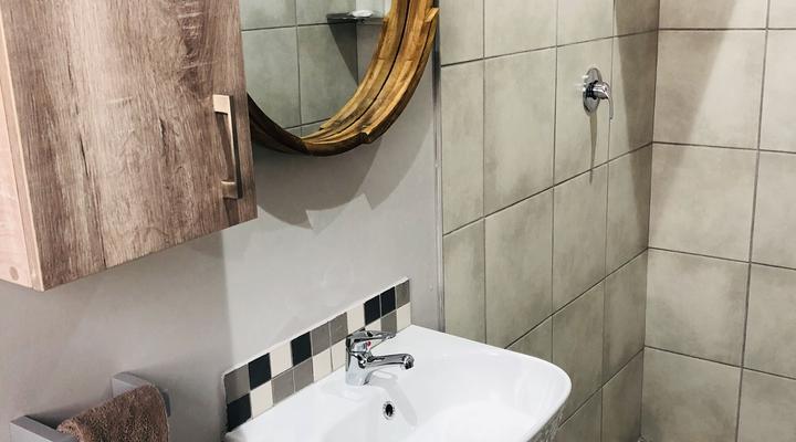 De Grendel Red & Yellow Suite