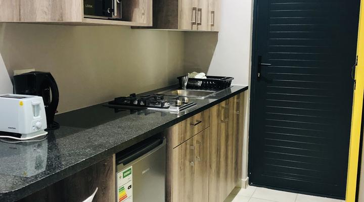 De Grendel Red & Yellow Suite