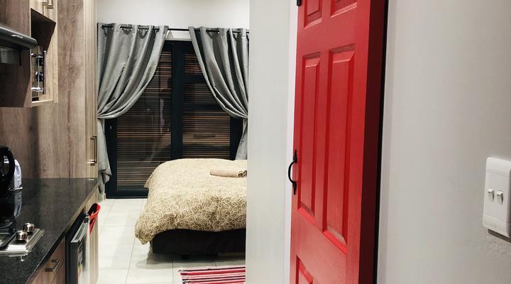 De Grendel Red & Yellow Suite