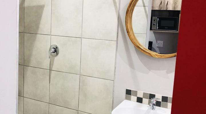 De Grendel Red & Yellow Suite