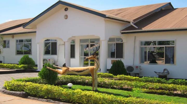 Mahale Classic Lodge